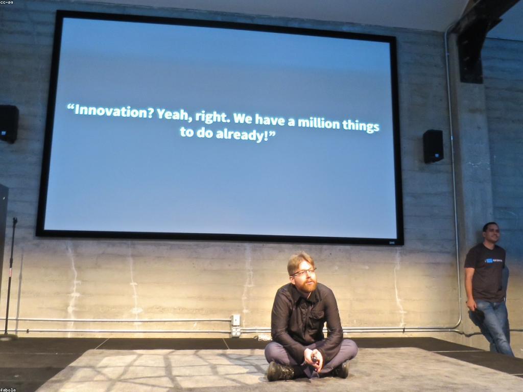 ការប្រកួតប្រជែងនៅក្នុងសង្គមអាជីវកម្ម